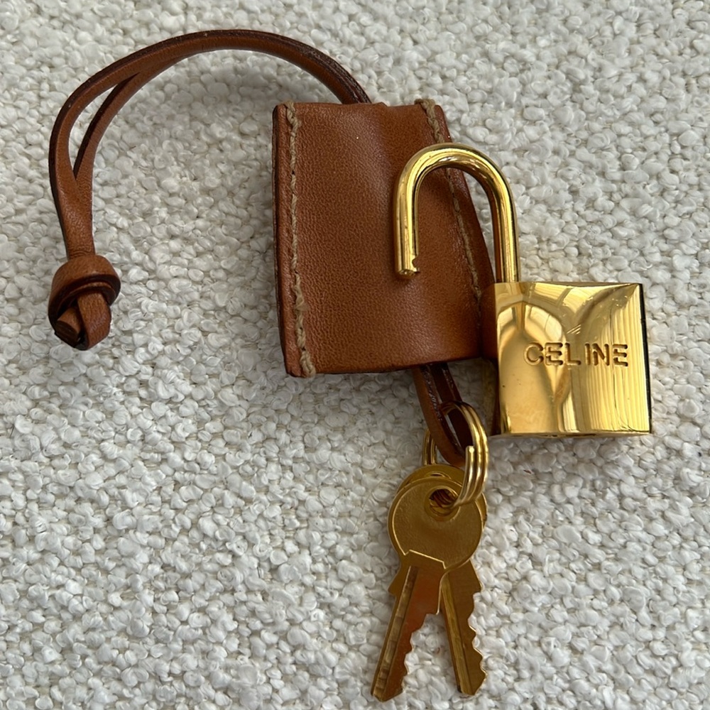 ❌SOLD❌Céline Clochette, Gold Lock & Keys Set - Picture 3 of 6
